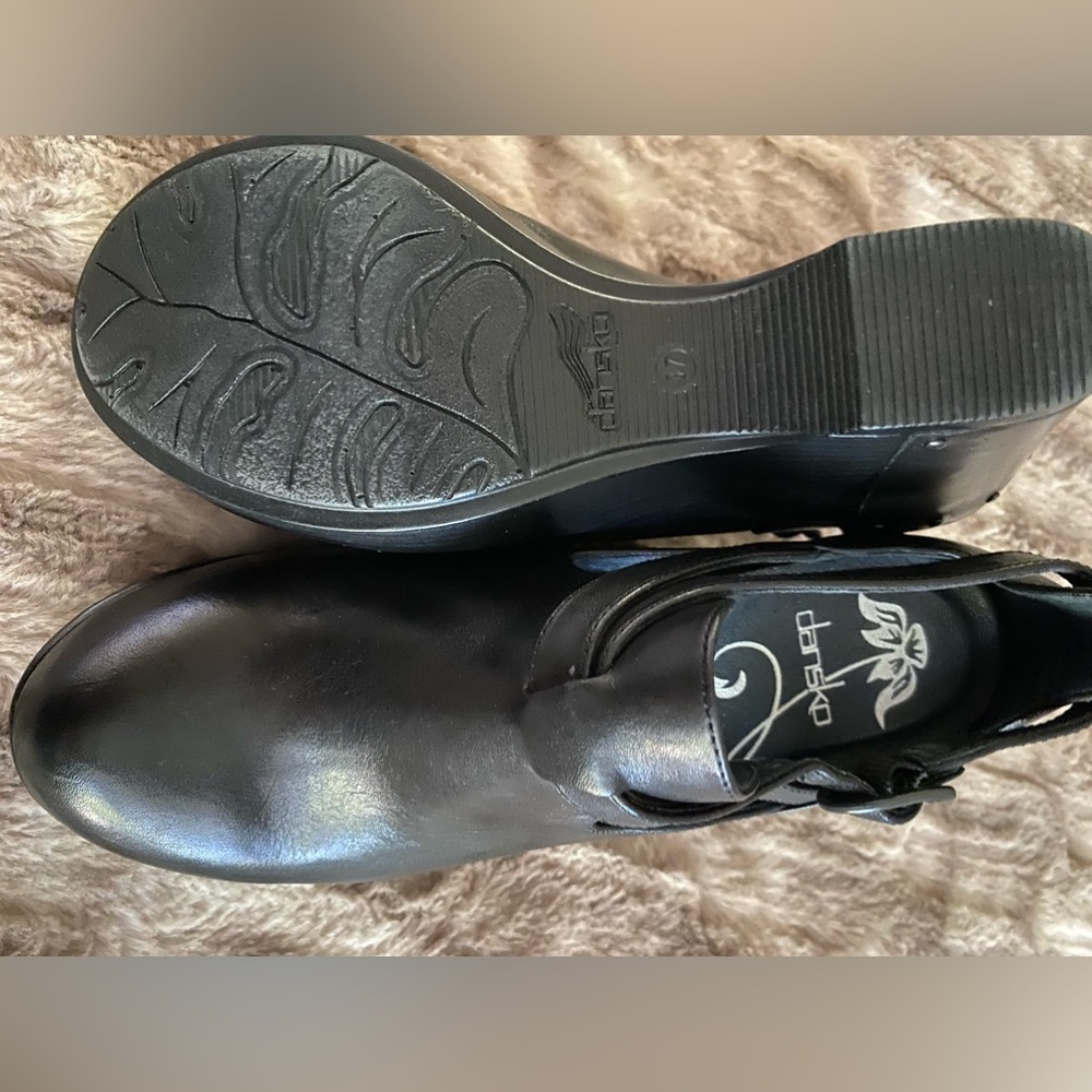 Dansko Wedge shoe - Picture 2 of 2